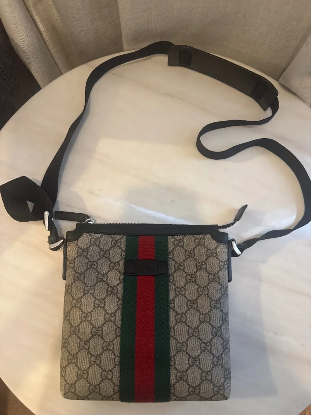 Gucci Mesenger Bag